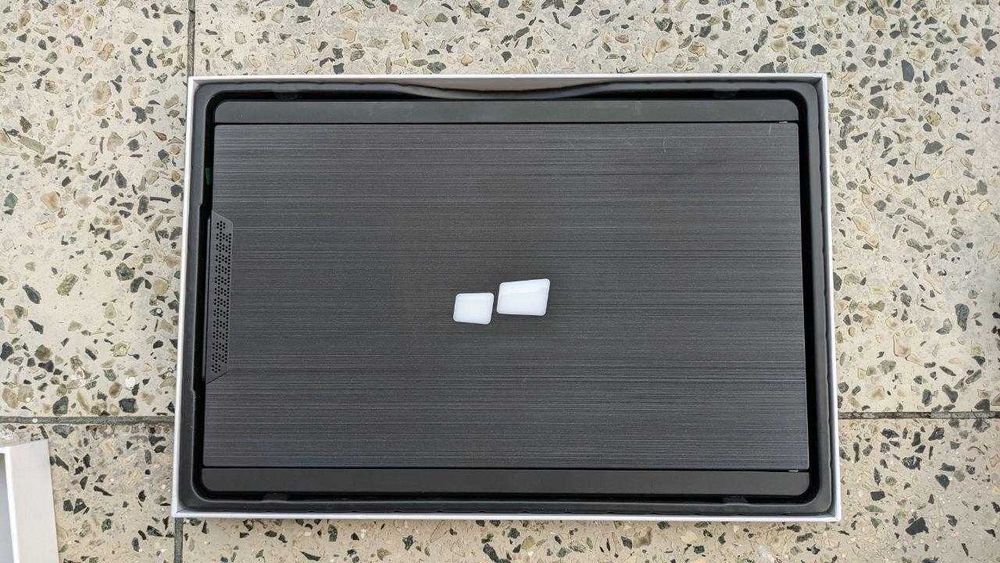 Складной тройной монитор для ноутбуков премиум сегмента