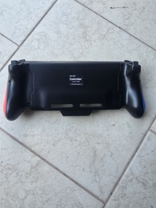 Vând controller.