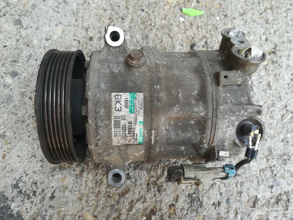 Компресор климатик Опел Инсигния Opel Insignia Astra Zafira 2.0 CDTI