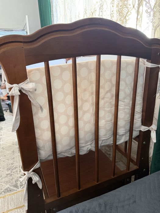 Продам манеж с маятником