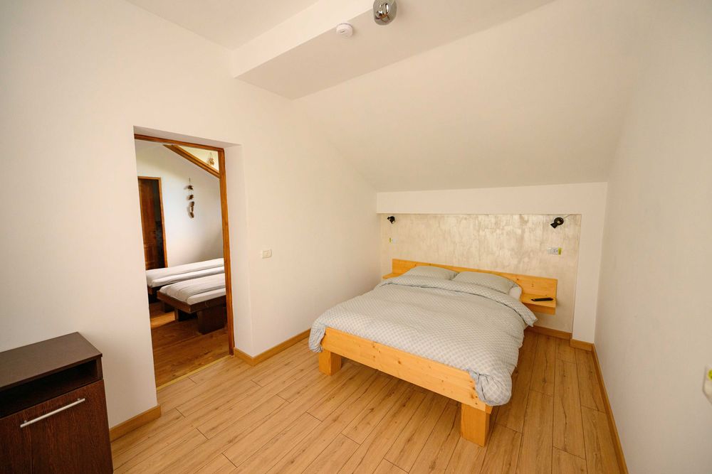 Cabana la Flo / cazare Bran / SPA / 16 persoane / 7 camere /