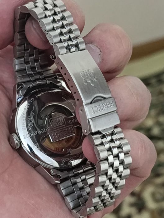 Tissot соат сотилади