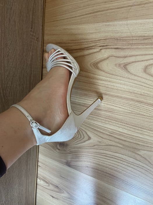 Дамски високи сандали