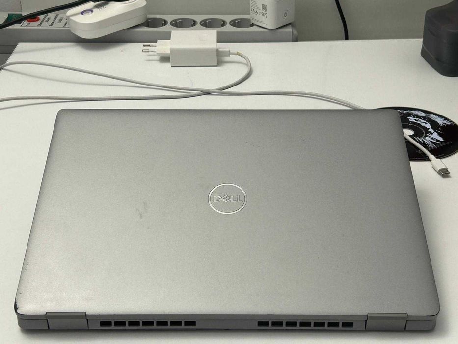 Laptop Dell Latitude 5330, Intel i5-1245U, 8GB DDR4, 256GB NVMe
