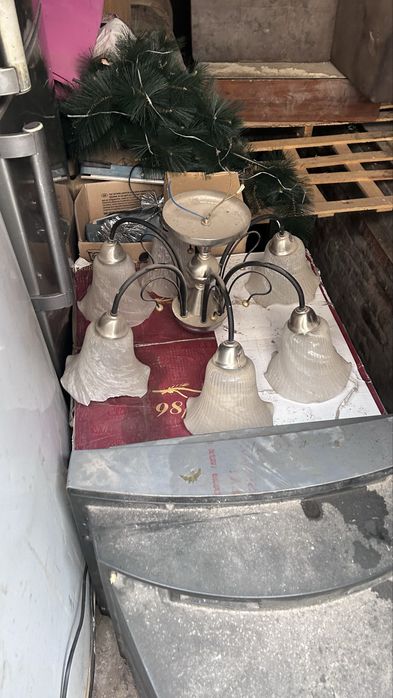 Продается люстра