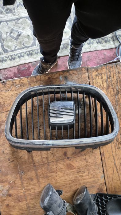 Оригинална Предна Маскат за Сеат Леон 1P 2005- 2013г