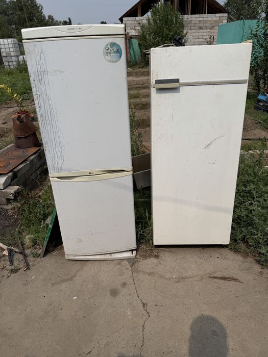 Продам 2 холодильника