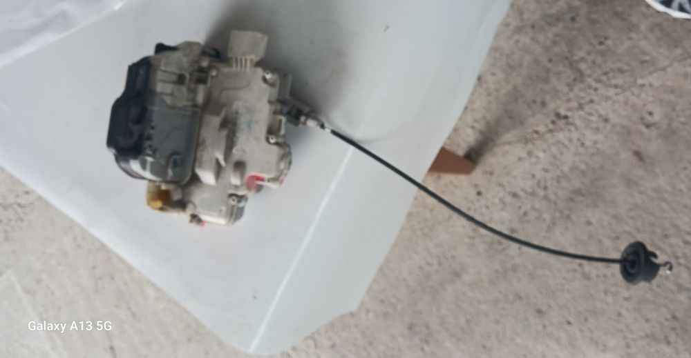 Vând broască de usă audi