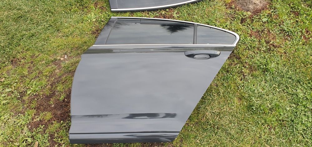 Usa portiera spate stanga dreapta passat b8 berlina limuzina sedan