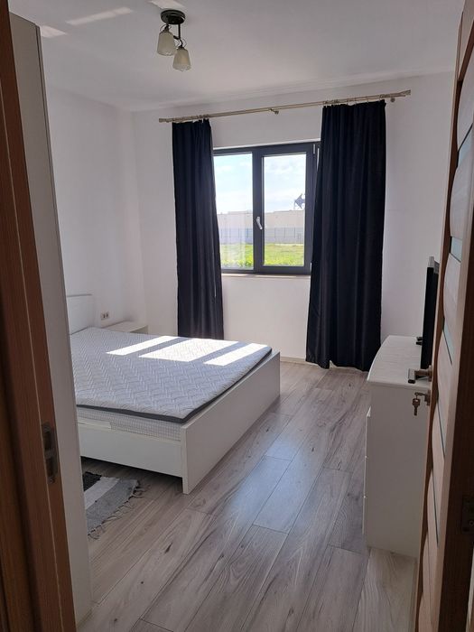 Închiriez apartament 3 camere  ,  loc de parcare inclus , in  zona AFI