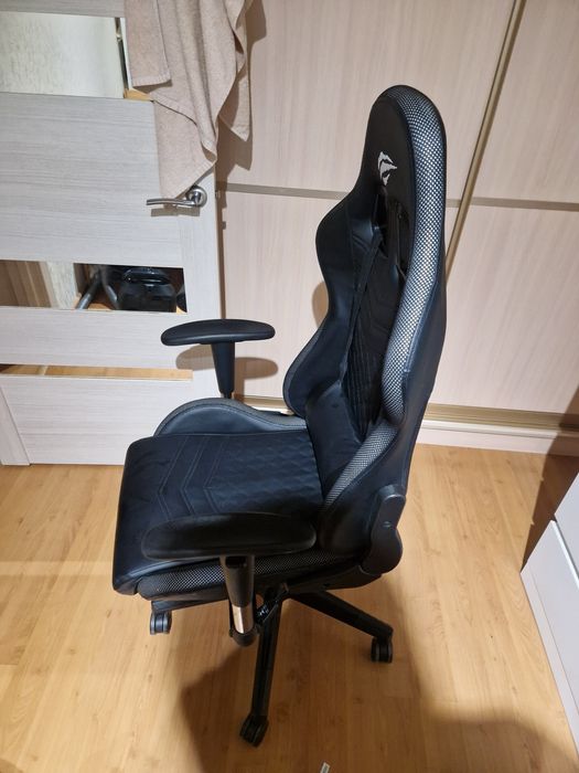 Продам игровое кресло