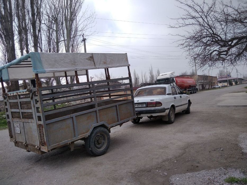 Avtomobil va prisep birga sotiladi yurib turgan moshina