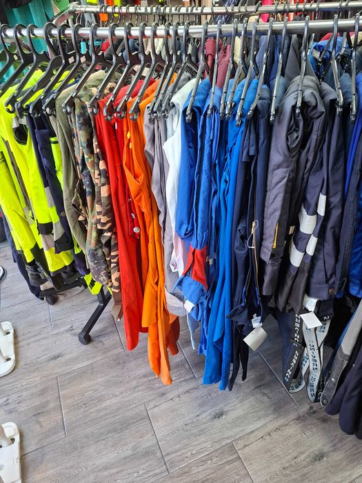 Работни дрехи...