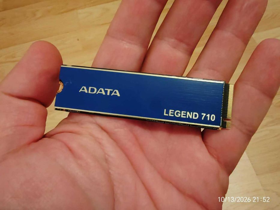SSD ADATA Legend 710 1TB PCI Express 3.0 x4 M.2 2280 folosit putin si in stare perfecta