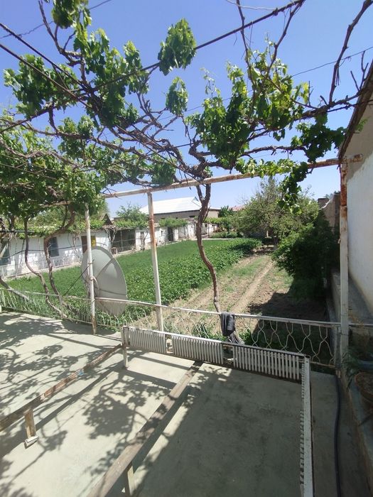 Narpayda uy sotiladi lakatsiya zur joyda