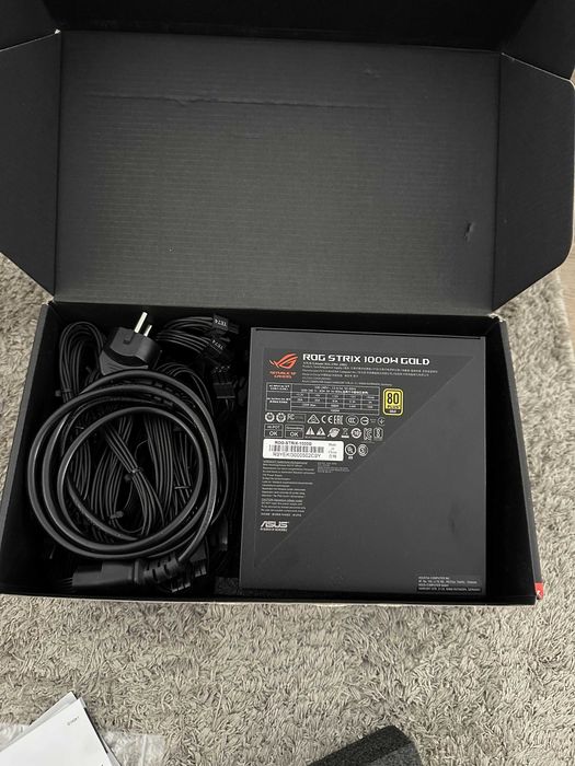 ASUS ROG Strix 1000W Gold — Захранване