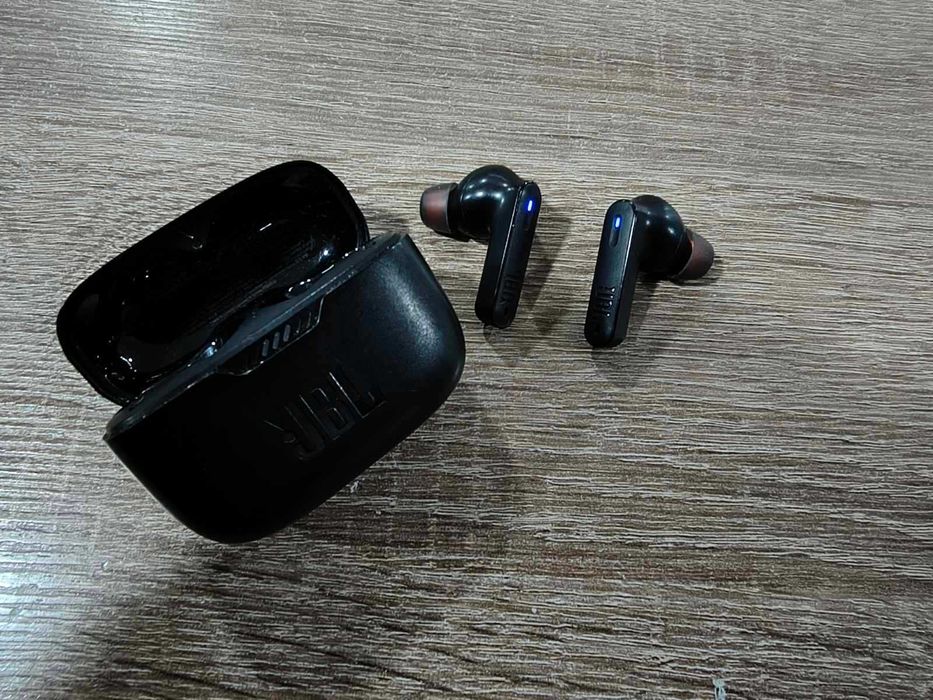 Слушалки in-ear JBL Tune 235NC