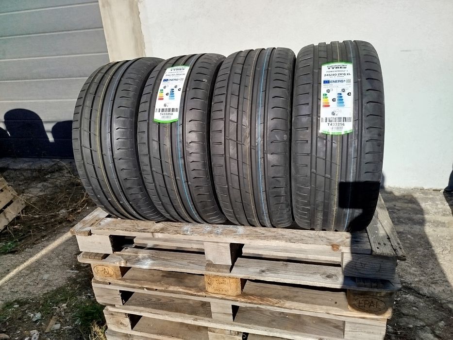 245/40/18 Нокиан ДОТ 2024 г - Чисто Нови