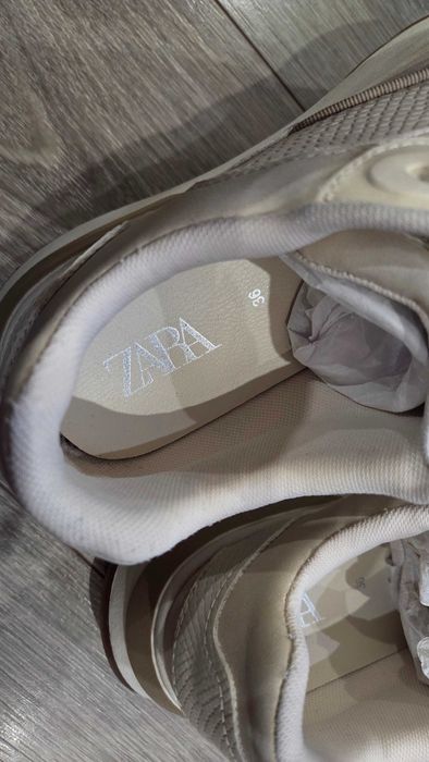 Продавам дамски кожени кецове ZARA