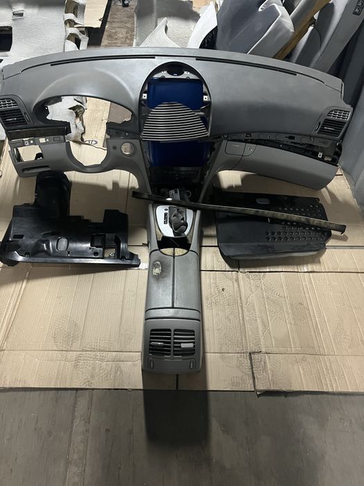 Салон Mersedes W211