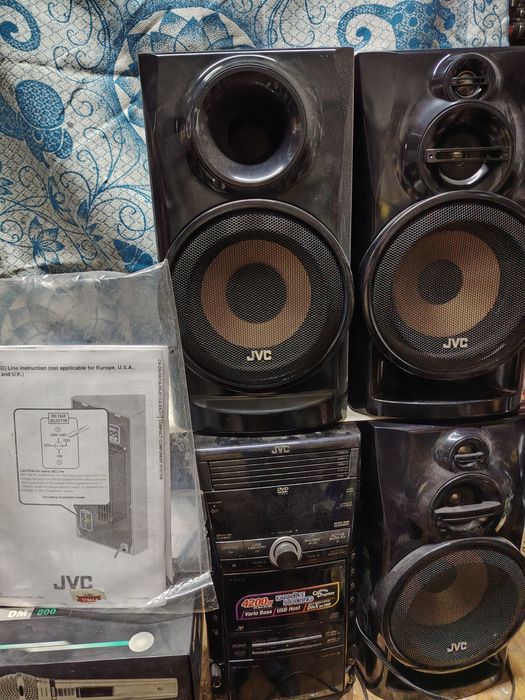 Продам музыкальный центр JVC