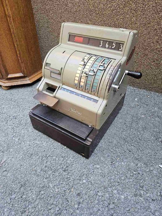 Витрина в стил Чипъндейл