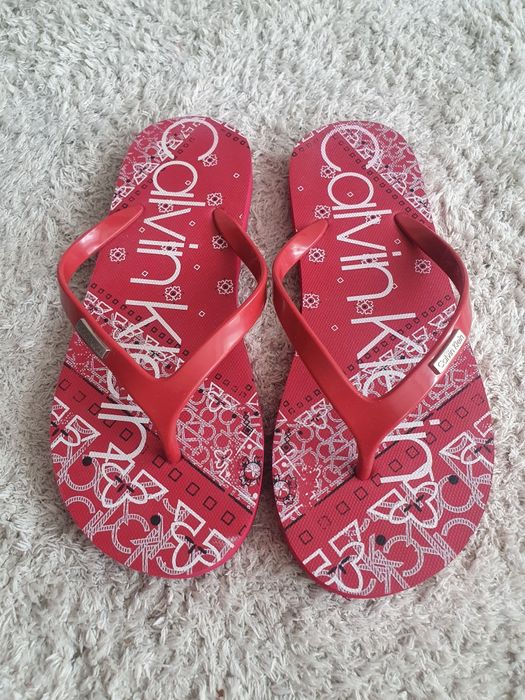 Sandale si slapi Guess, Ugg, Calvin Klein, marimea 35, noi