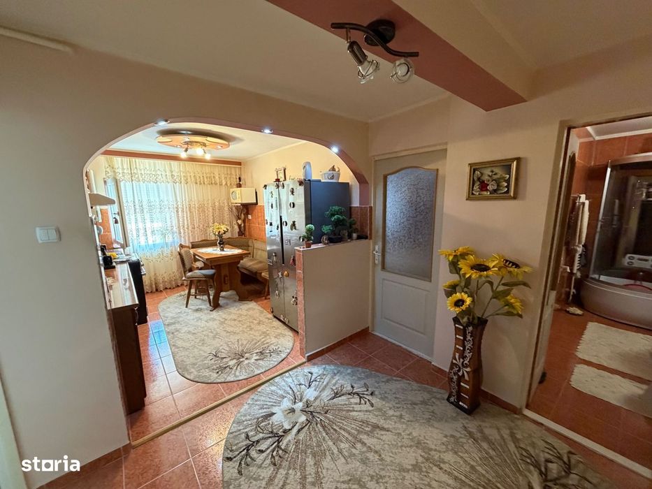 Apartament 2 camere, decomandat  - Cugir