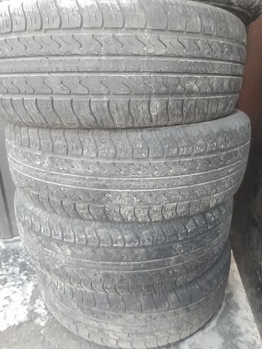 Продам резину на 17