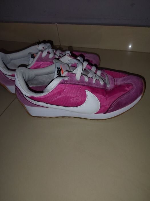 Adidași Nike mărimea 40