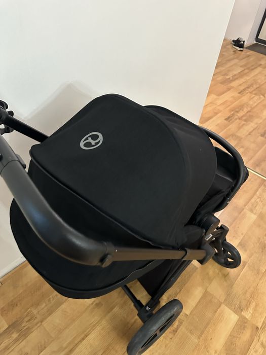 Срочно коляска cybex в отличном состояний
