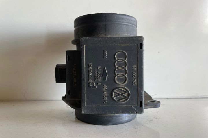 Debitmetru  074906461 Volkswagen VW Golf a 4-a generatie seria