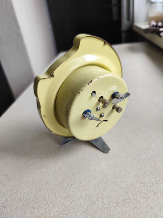 анимиран часовник будилник