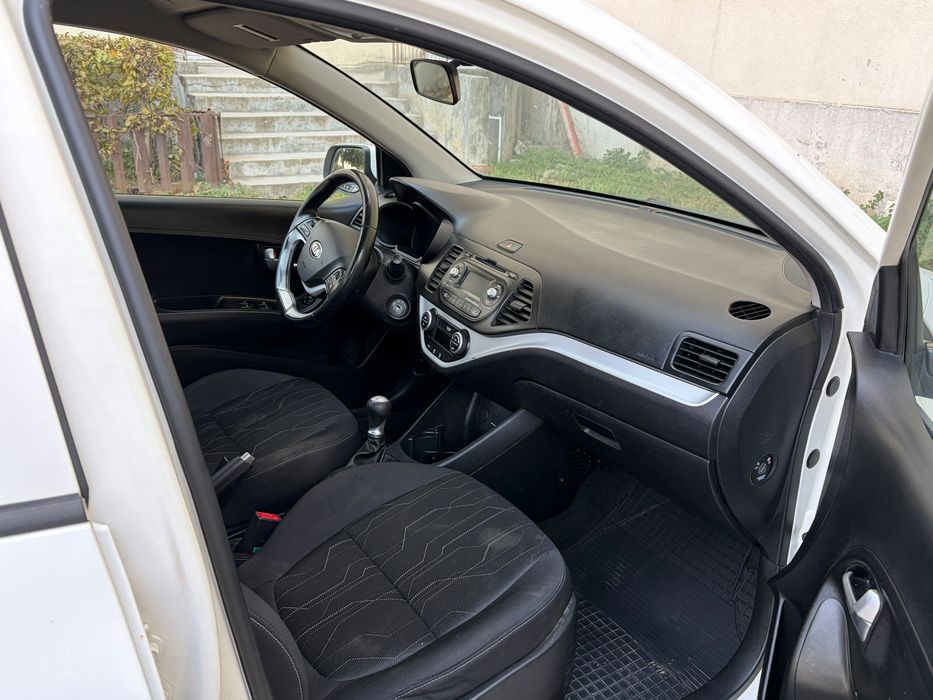 Mașină Kia Picanto 2013
