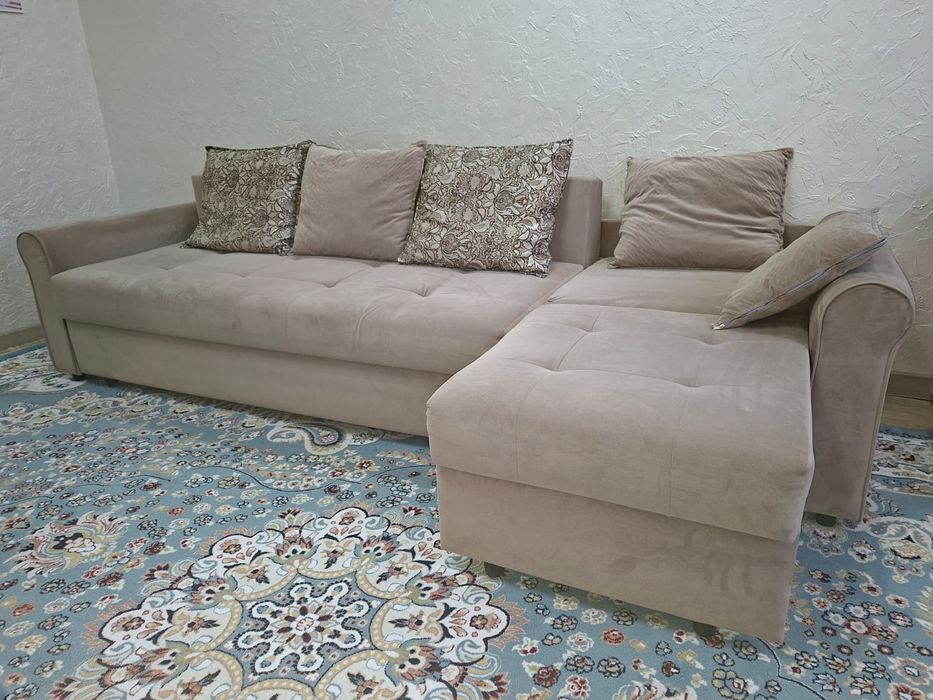 Диван 3 метра на 1 метр 80 си