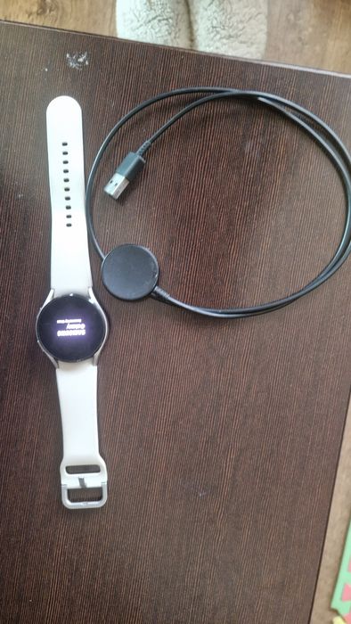 Смарт часовник Samsung Galaxy 4