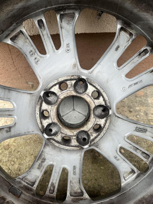 Jante Mercedes originale pe 19” cu anvelope de iarna Pirelli 245/45R19