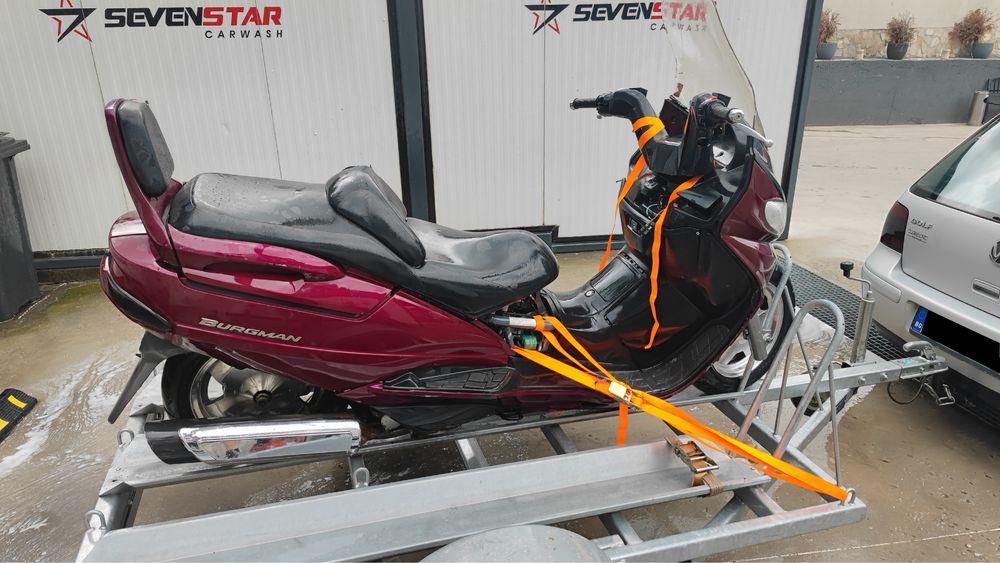Скутер Suzuki Burgman 250 на части