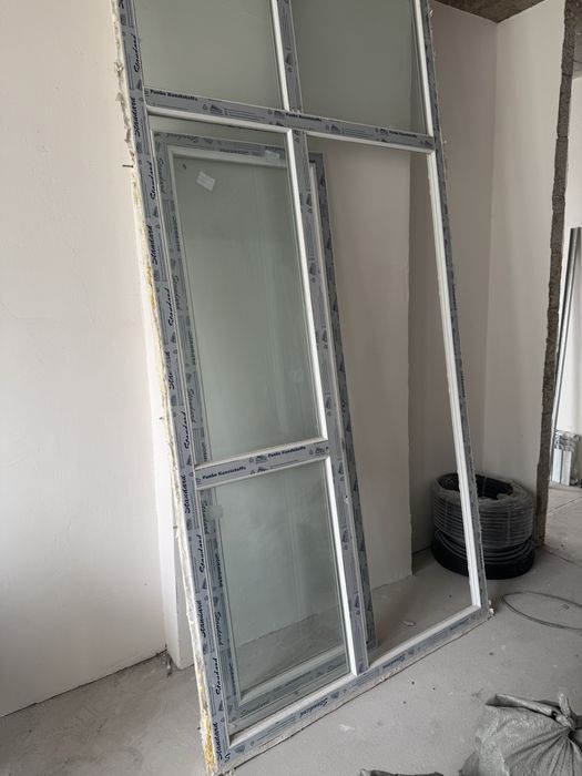 Продам пластиковые окна от балкона