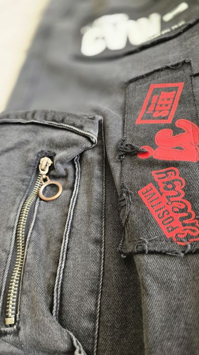 Джинсы джогеры с надписями