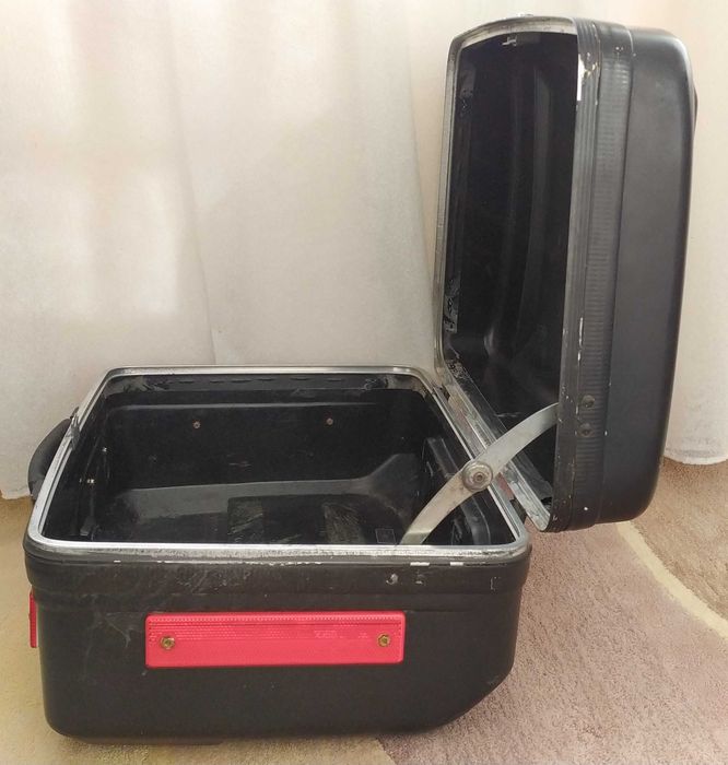 Багажник - куфар за мотор