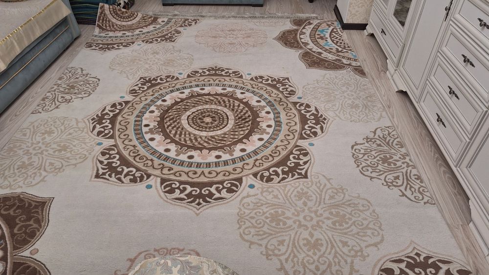 Продам  красивый ковер