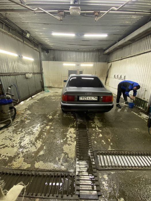 Ауди 100 с4 седан