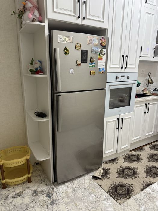 Холодильник сотилади