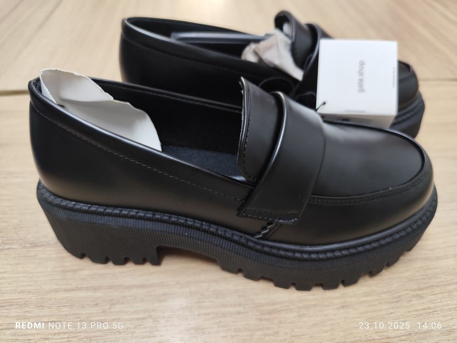 Дамски кожени обувки