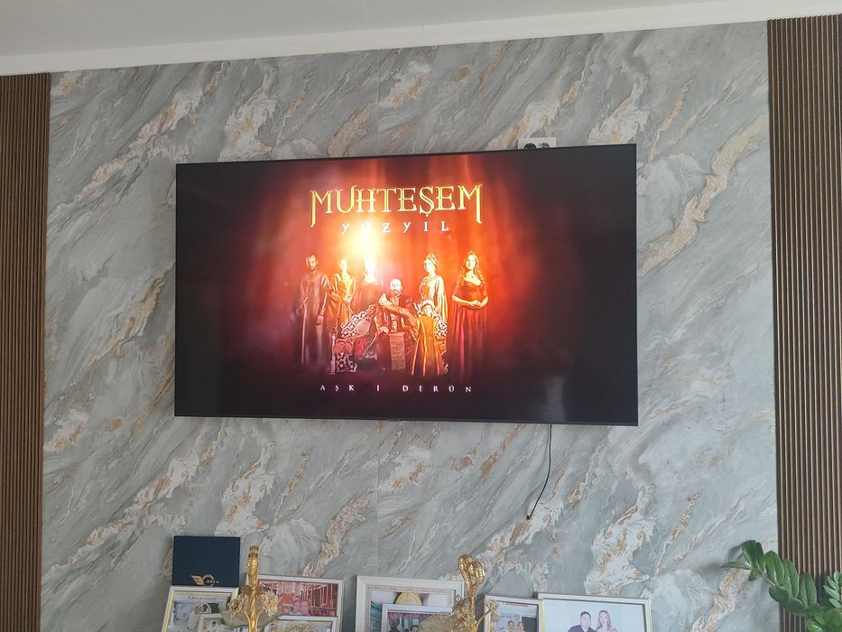 LED телевизор Samsung UE65AU7100UXCE