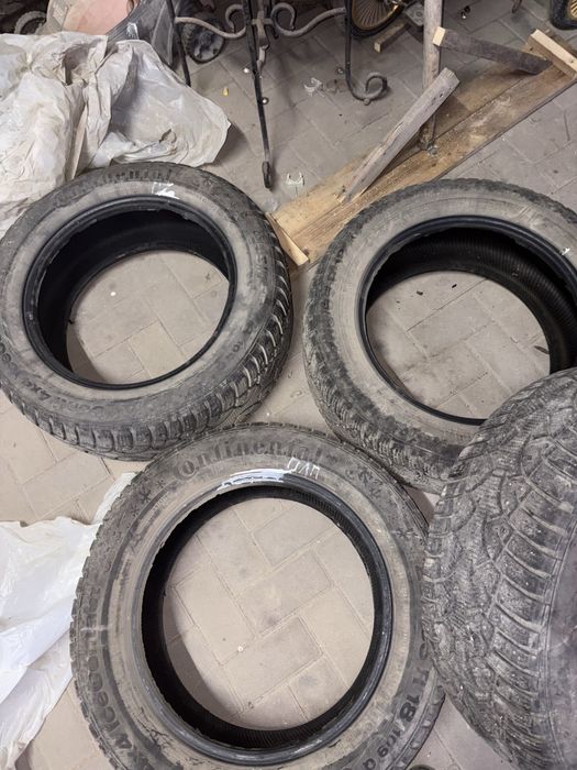 Зимние шины  255/55/18 Continental