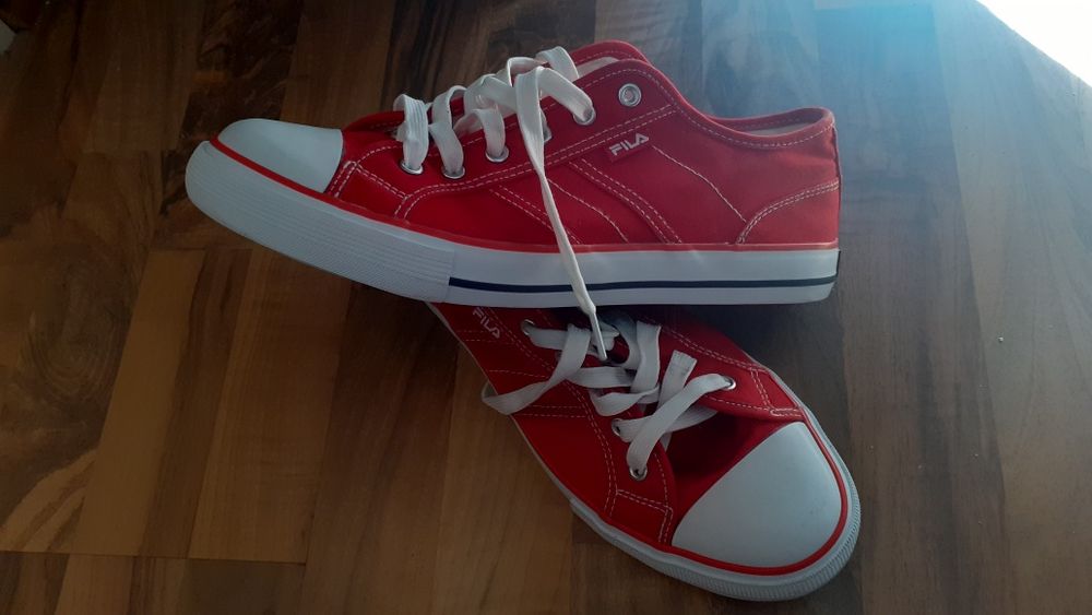 Teniși Fila Noi, nr. 42