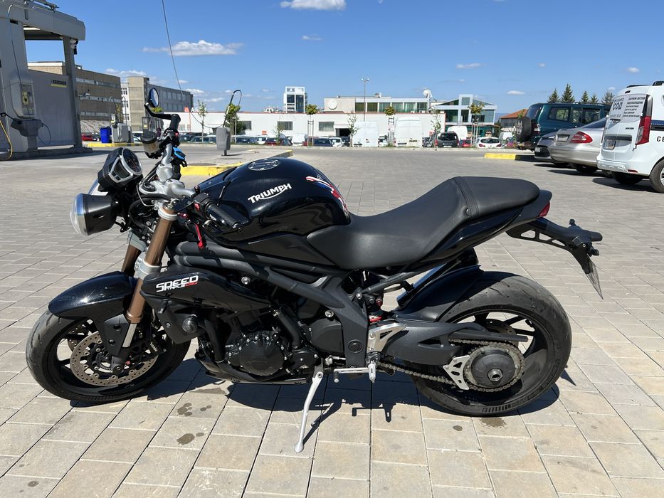 Triumph Speed Triple 1050 продавам