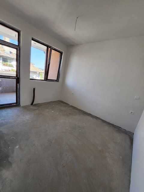 Продава се Двустаен апартамент в Търговище, Център - 64 кв.м за 1088 €/кв.м - Снимка #2